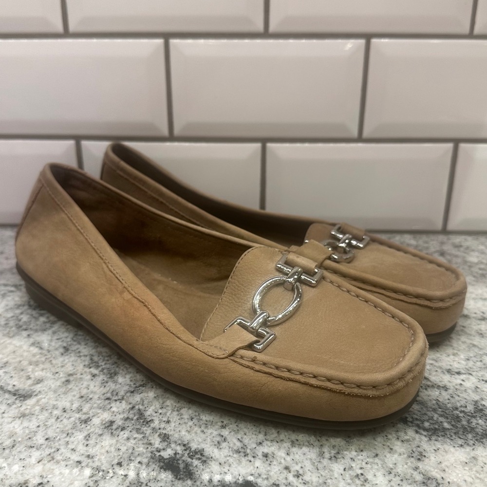Aerosoles Tan Suede Loafer Flats Women 9.5‎ M Slip On Metal Buckle Equestrian